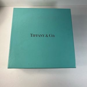 TIFFANY & Co. CRYSTAL BAMBOO WEAVE SERVING PLATE & A Tiffany box